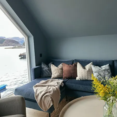 Fjordbuer Moderne Og Luksuriose Med Havutsikt Maloy